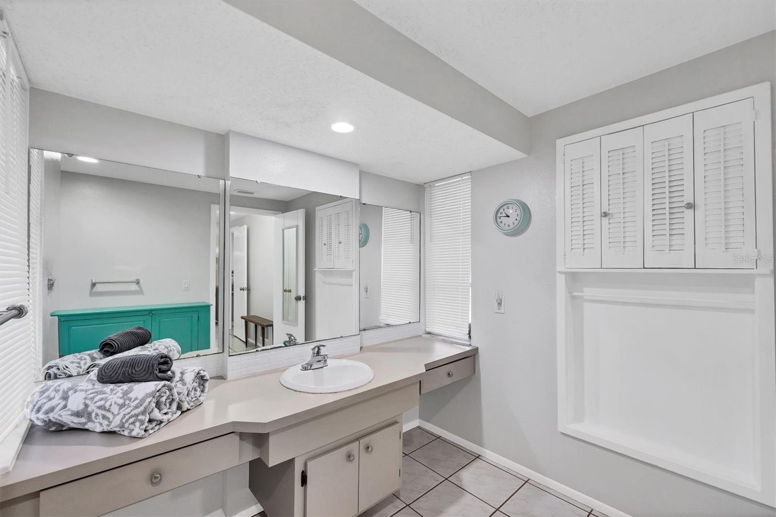 Image 21 of 32 For 3496 Winona Street