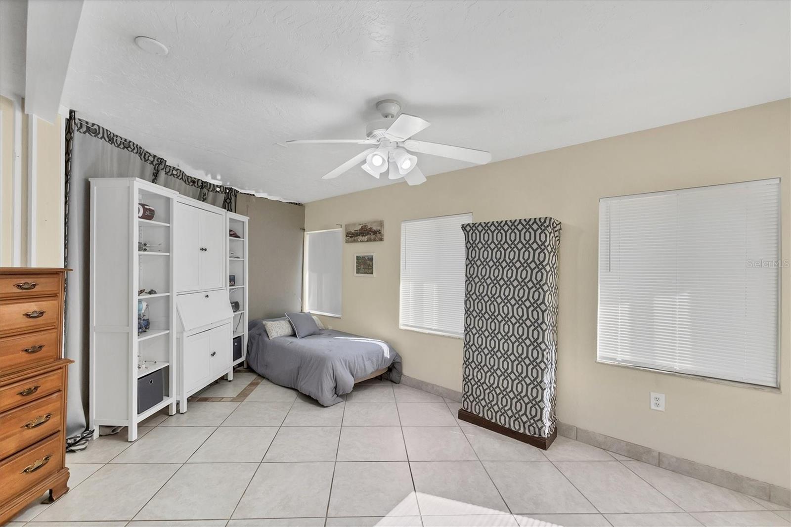 Image 26 of 32 For 3496 Winona Street