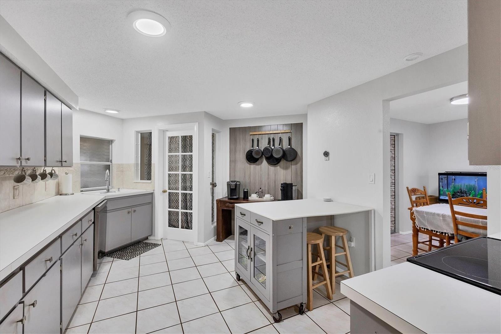 Image 7 of 32 For 3496 Winona Street