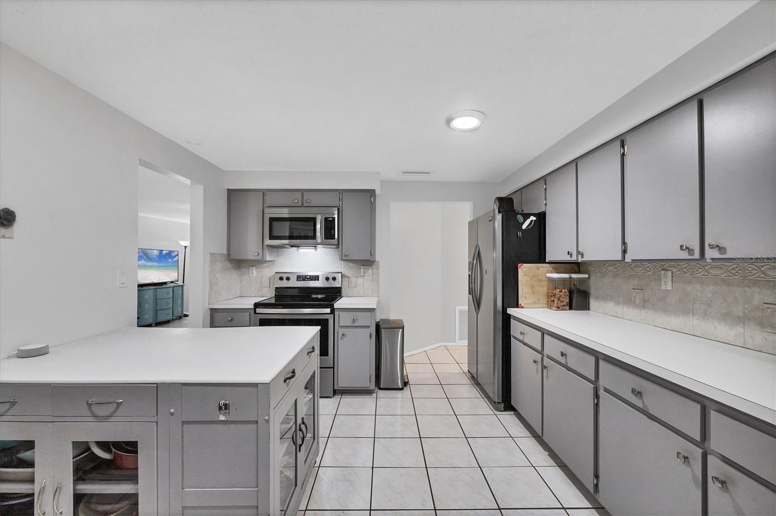 Image 9 of 32 For 3496 Winona Street