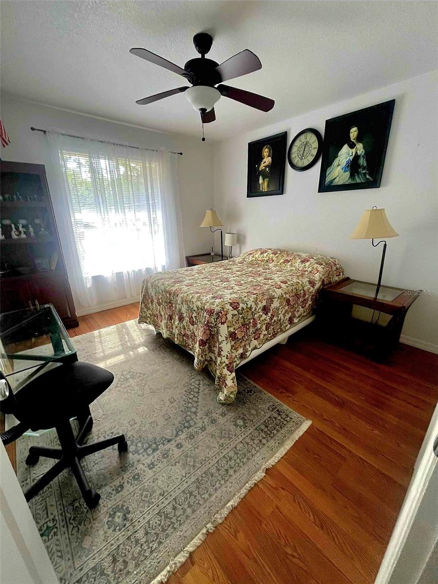 Image 16 of 46 For 15113 Gulistan Avenue