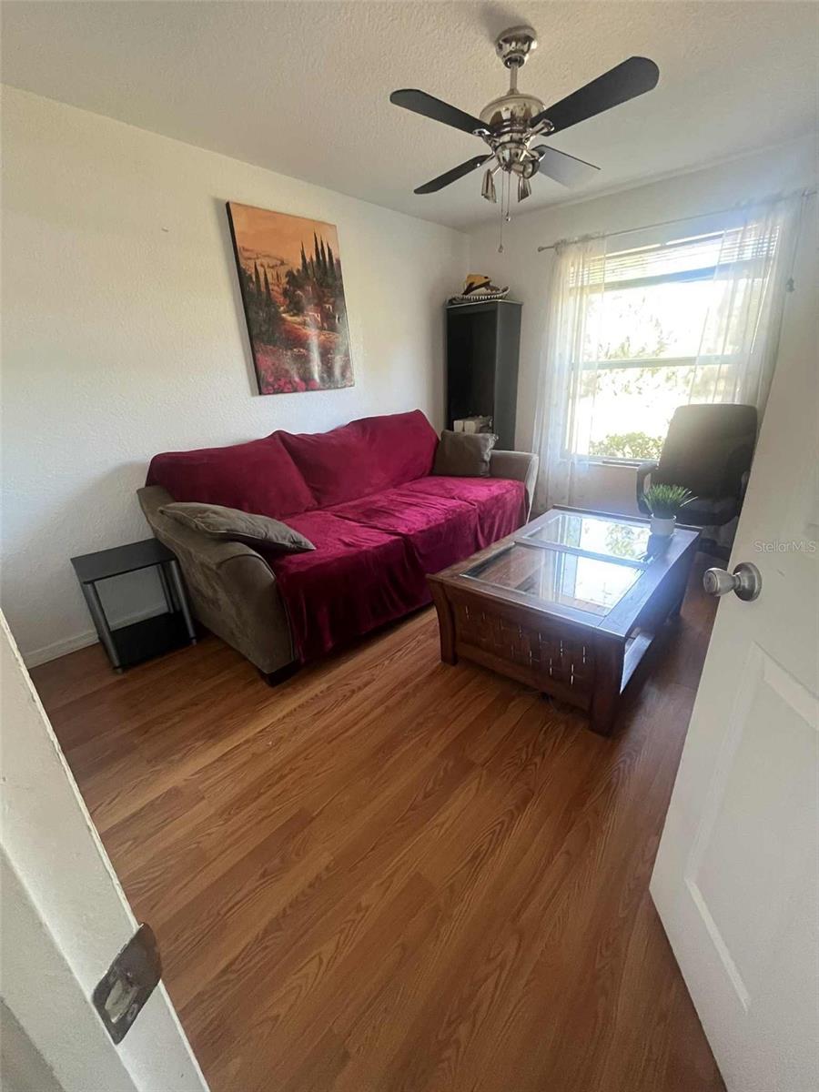 Image 17 of 46 For 15113 Gulistan Avenue