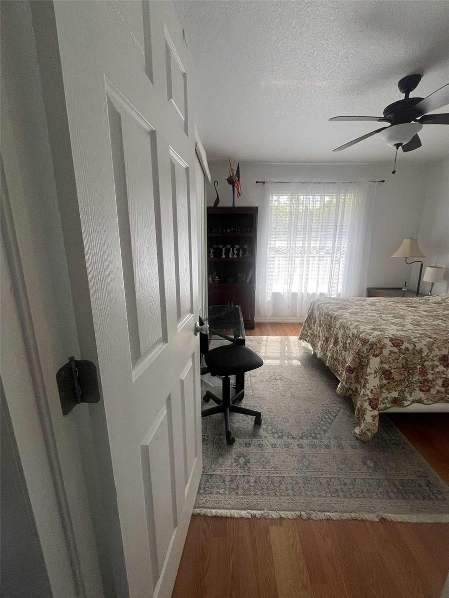 Image 27 of 46 For 15113 Gulistan Avenue