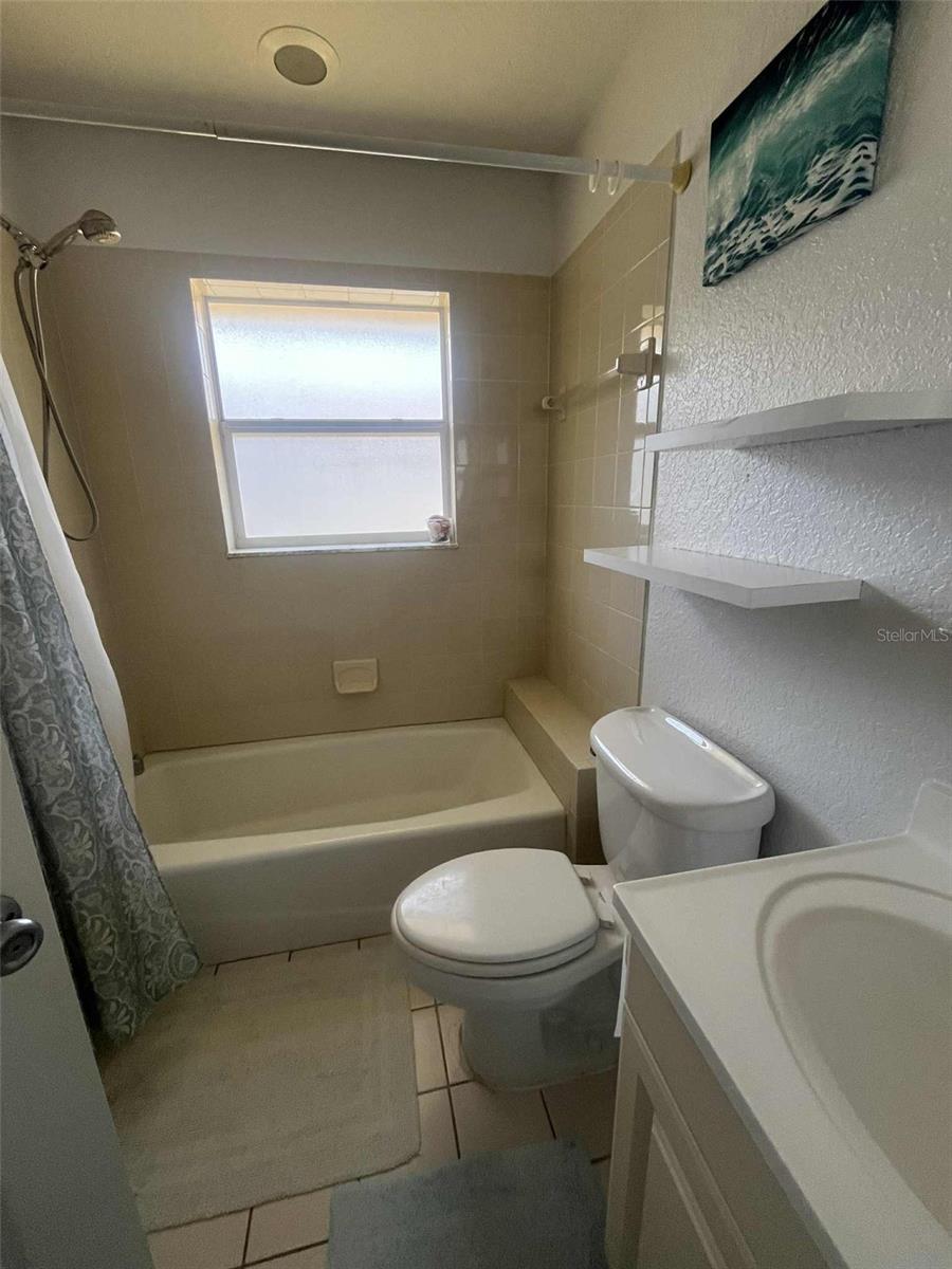 Image 31 of 46 For 15113 Gulistan Avenue