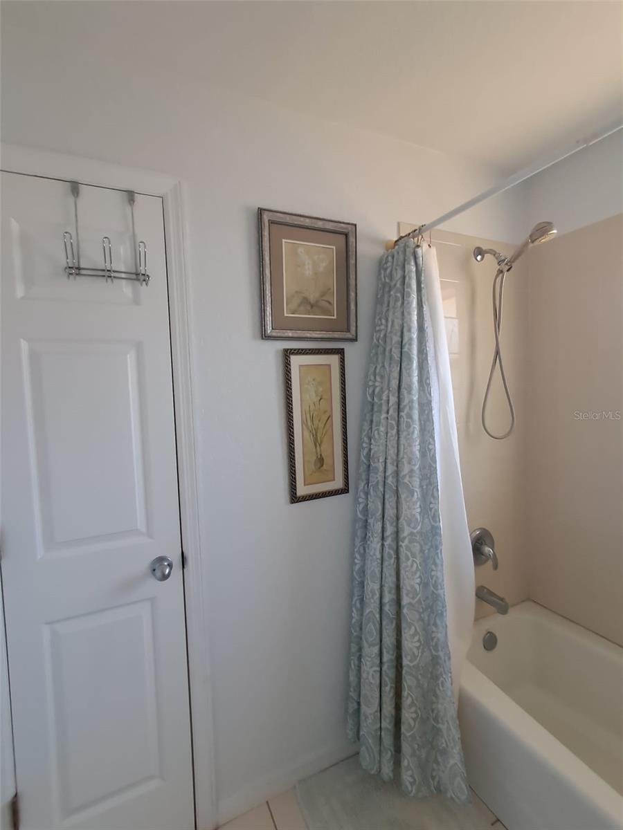 Image 32 of 46 For 15113 Gulistan Avenue