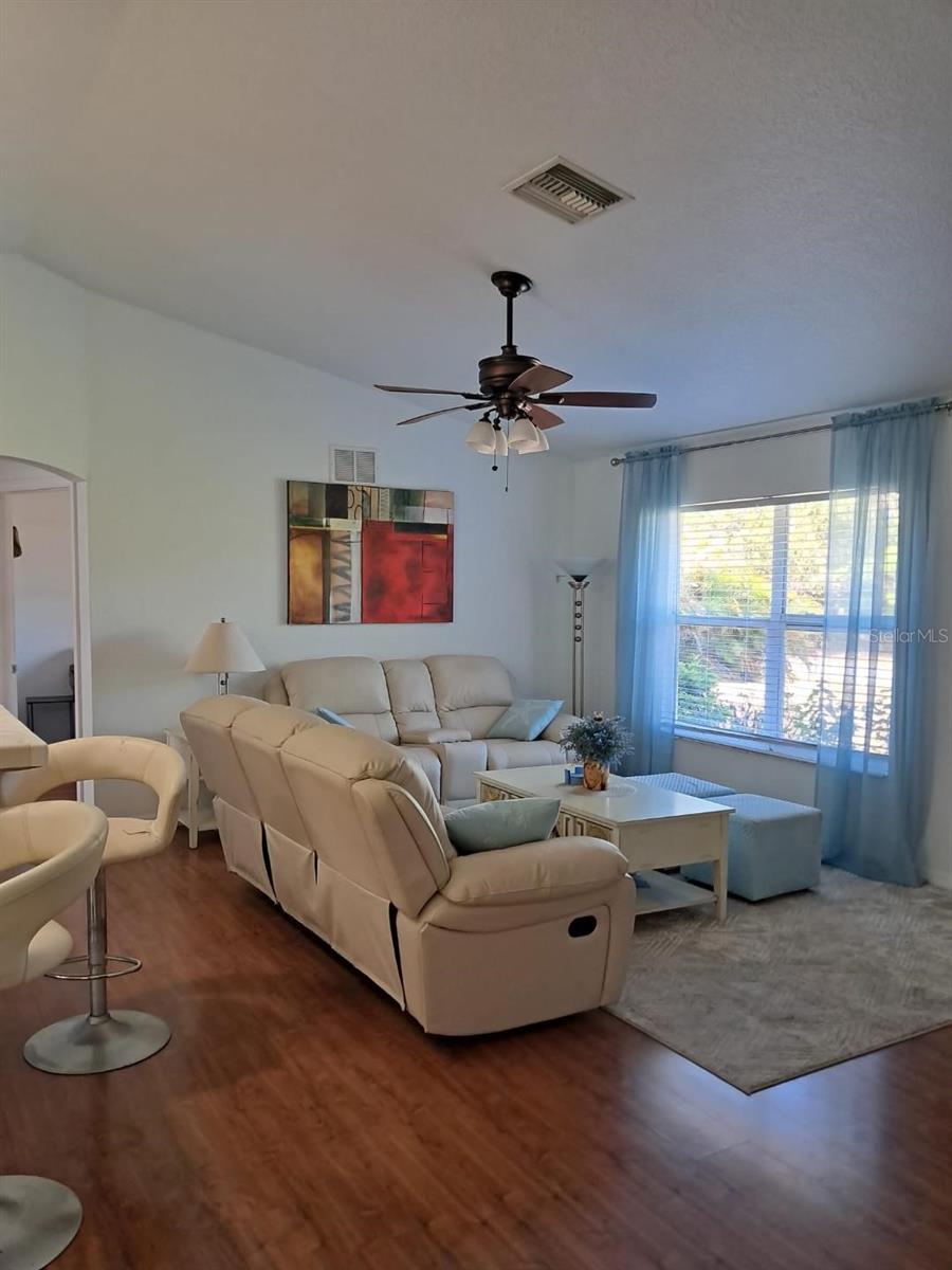 Image 8 of 46 For 15113 Gulistan Avenue