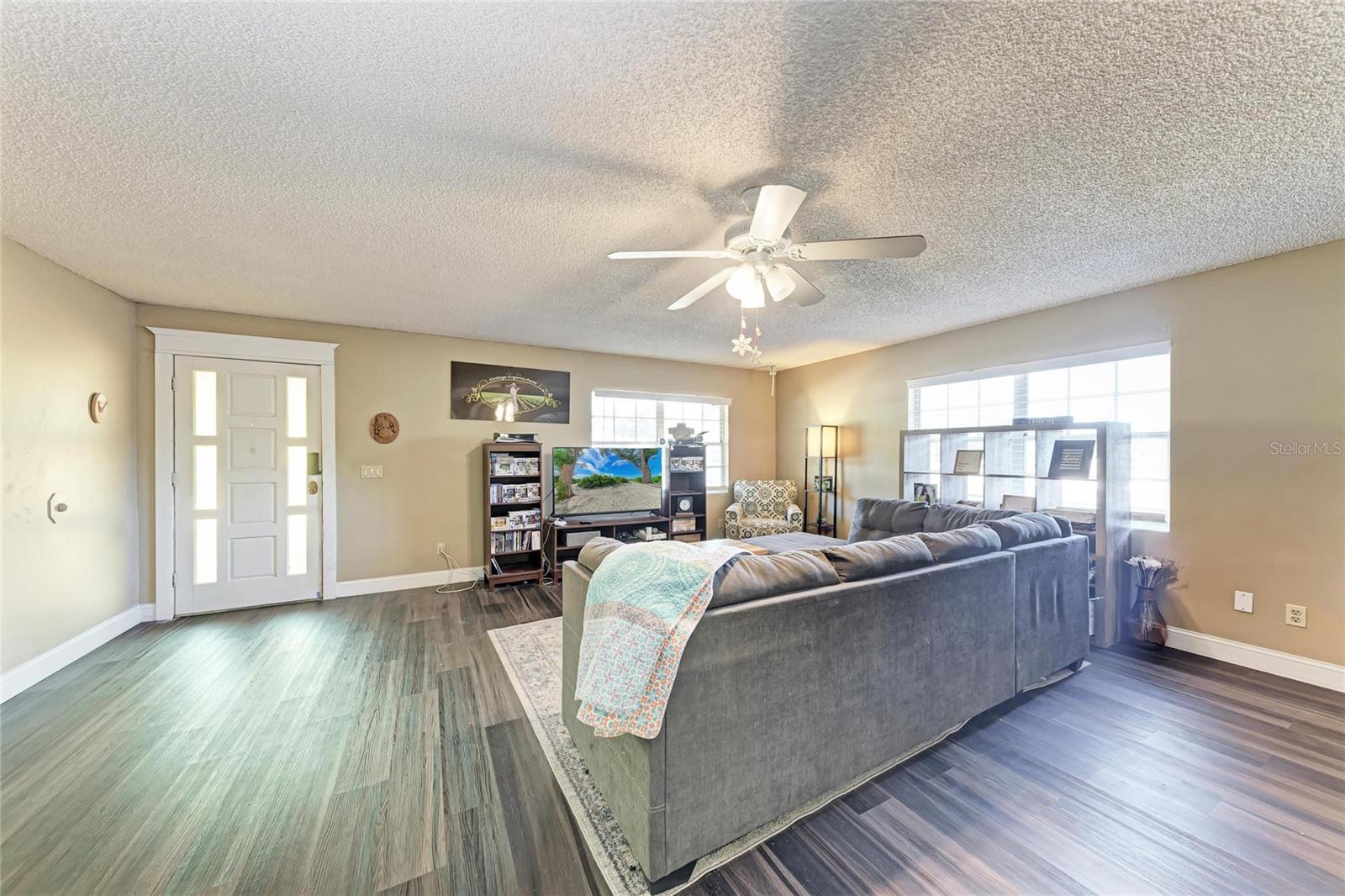 Image 11 of 88 For 1499 17th Street W