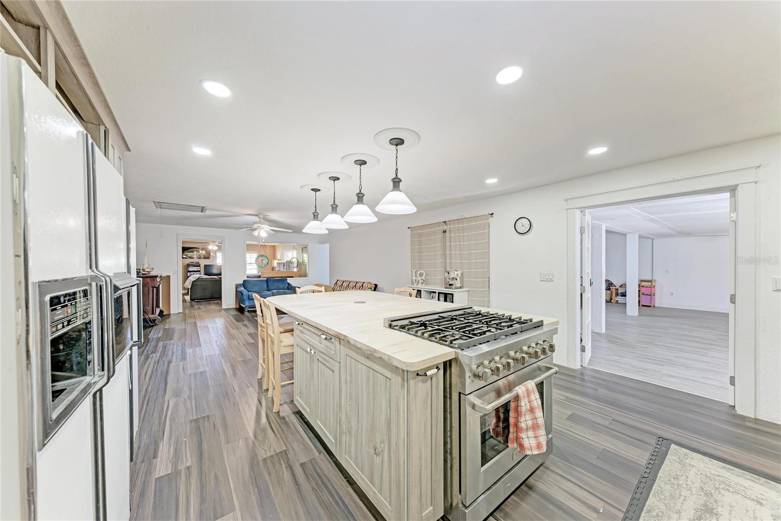 Image 19 of 88 For 1499 17th Street W