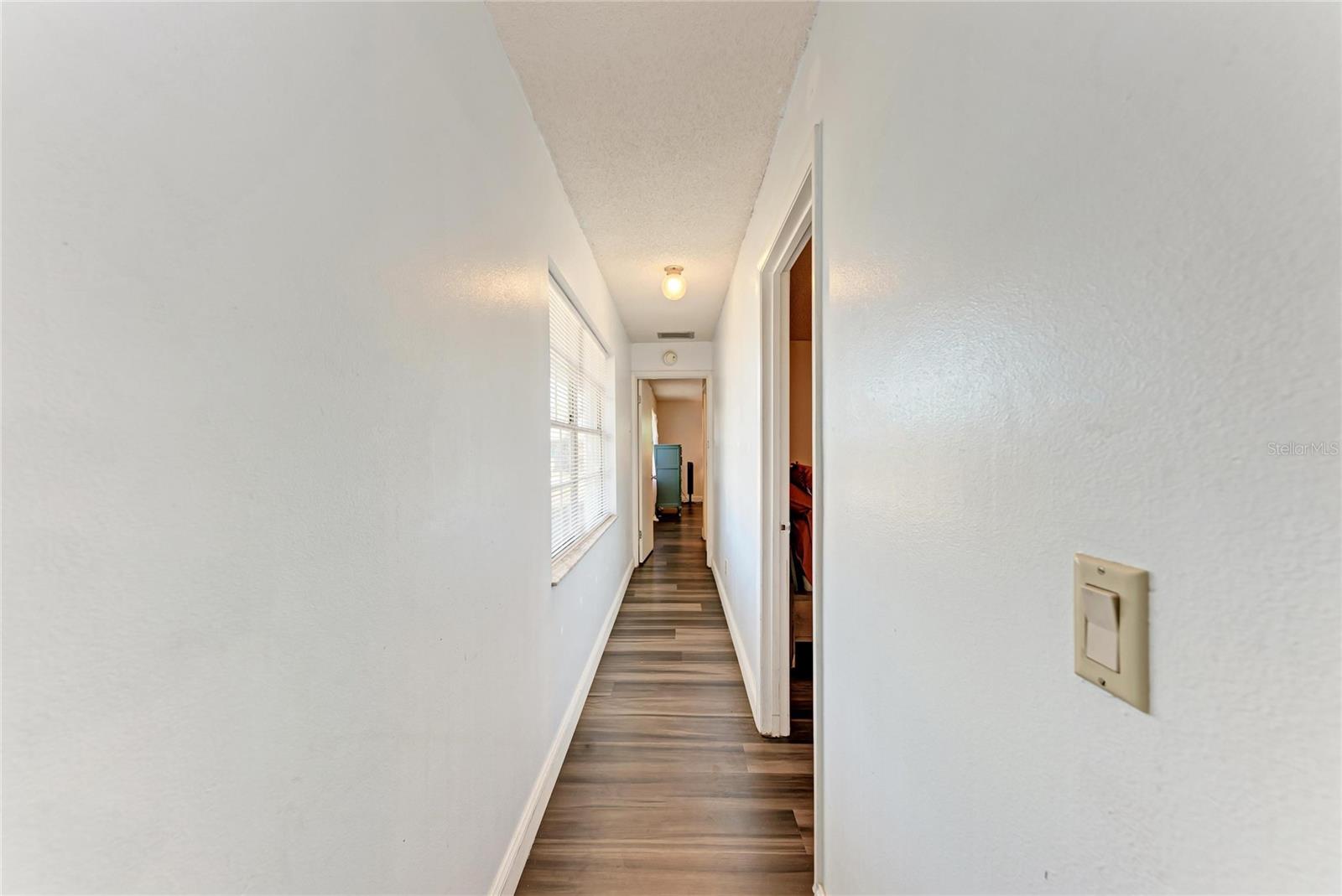 Image 20 of 88 For 1499 17th Street W