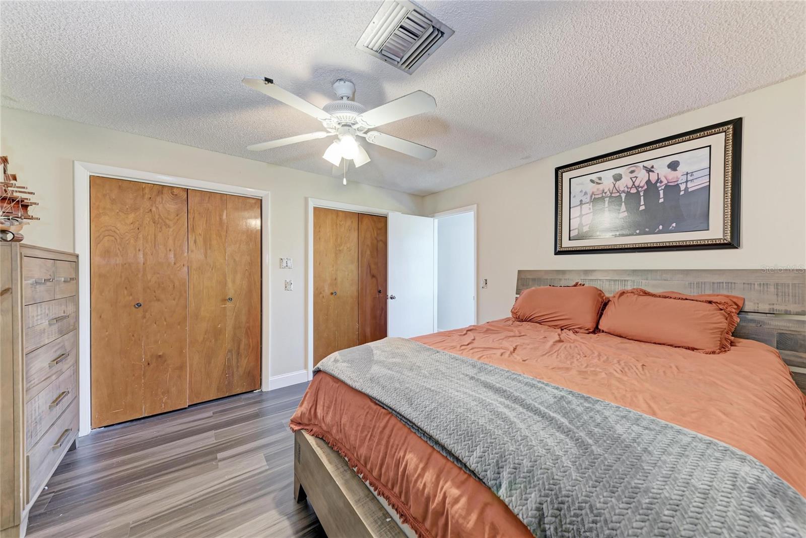 Image 28 of 88 For 1499 17th Street W