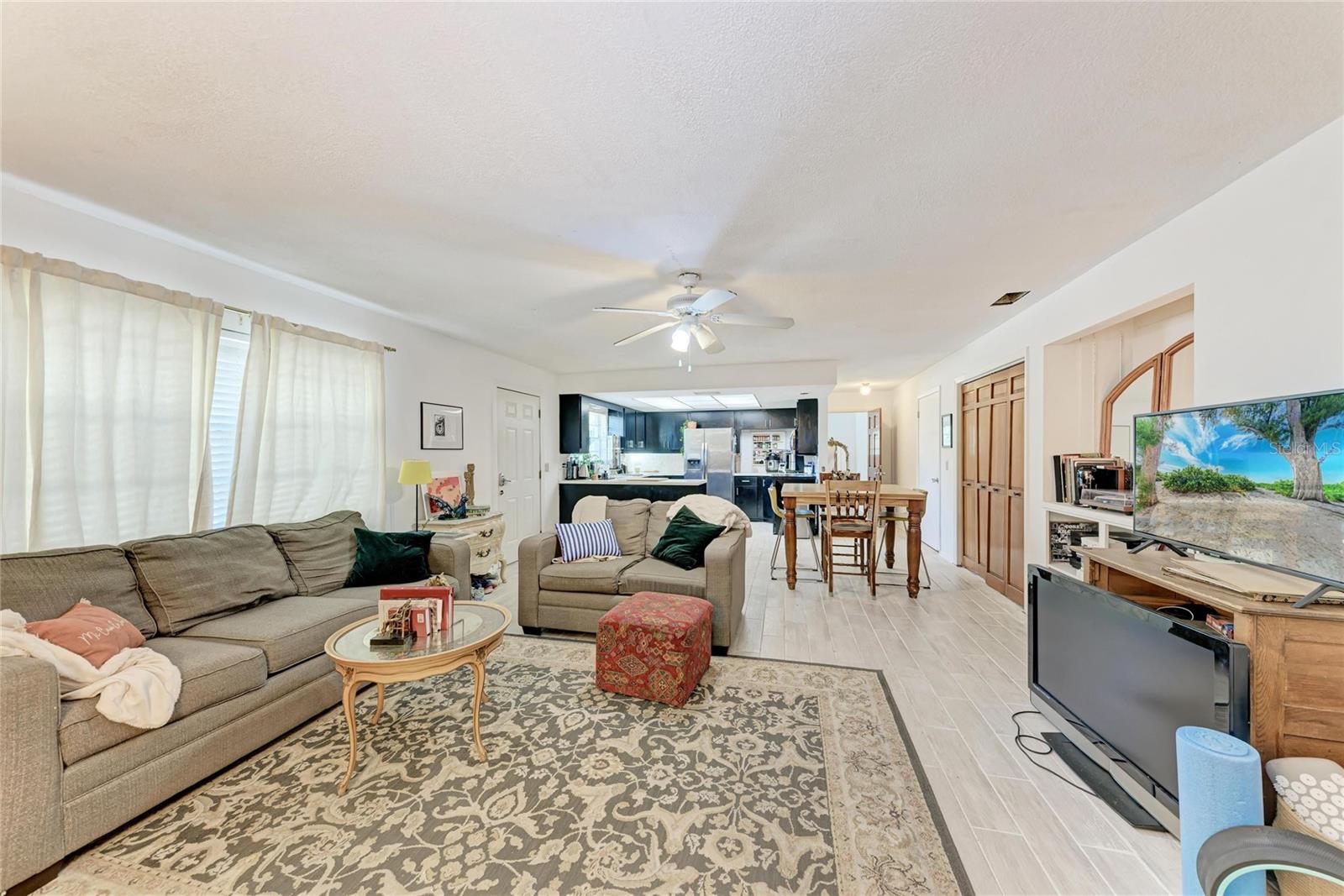 Image 37 of 88 For 1499 17th Street W