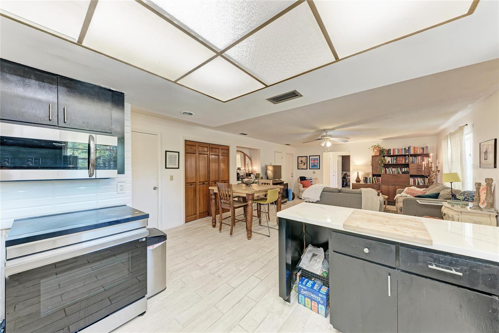 Image 41 of 88 For 1499 17th Street W