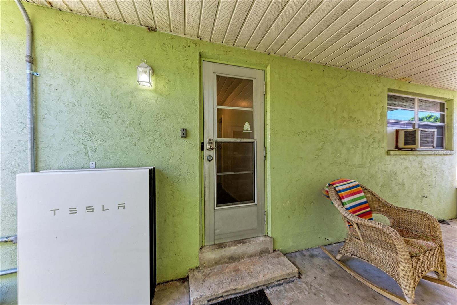 Image 51 of 88 For 1499 17th Street W