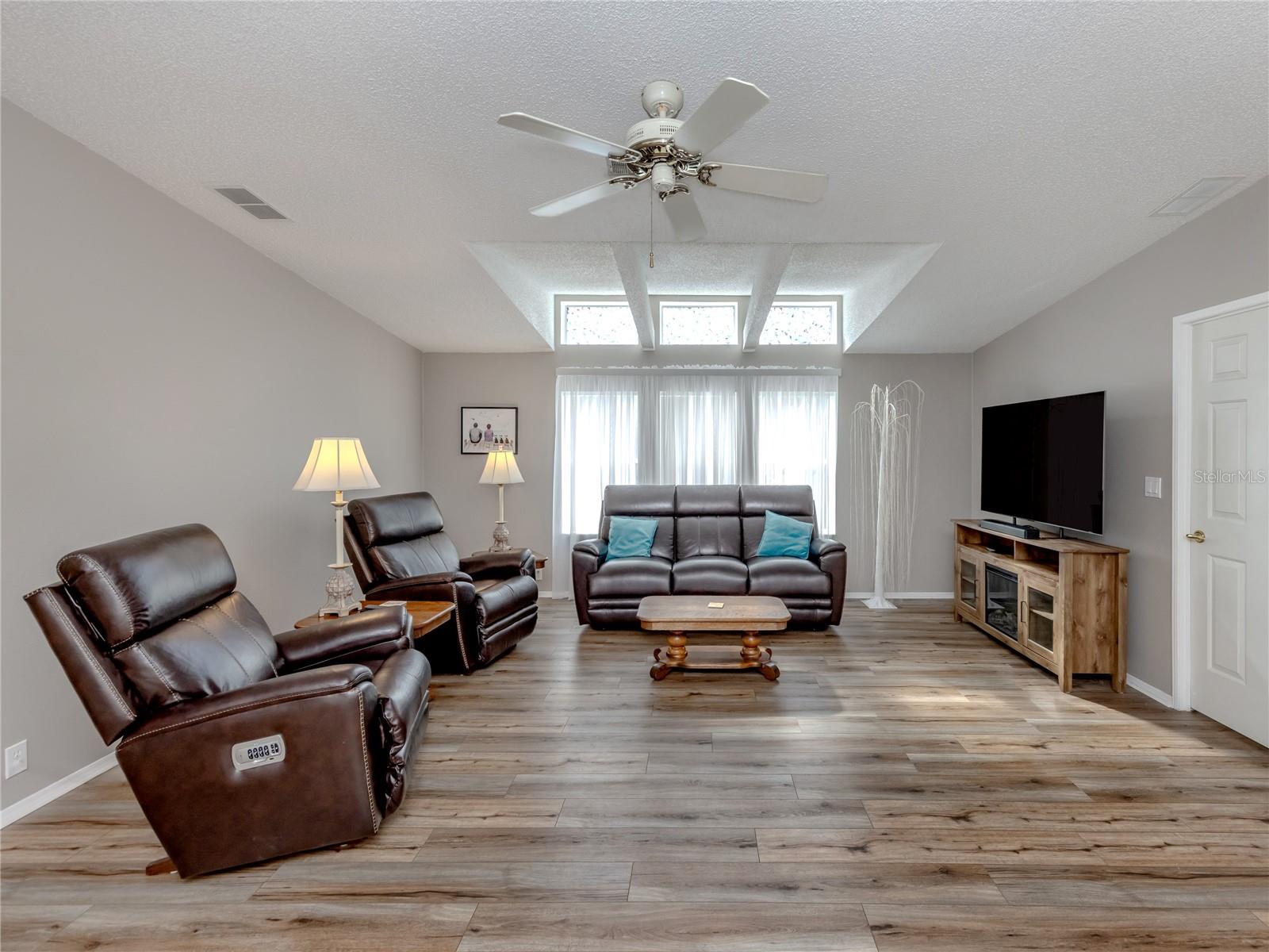 Image 8 of 47 For 236 Natures Way