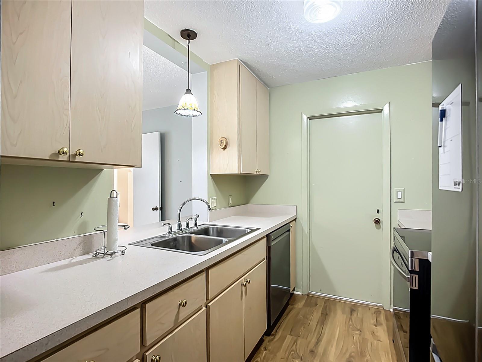 Image 10 of 33 For 595 Seminole Drive