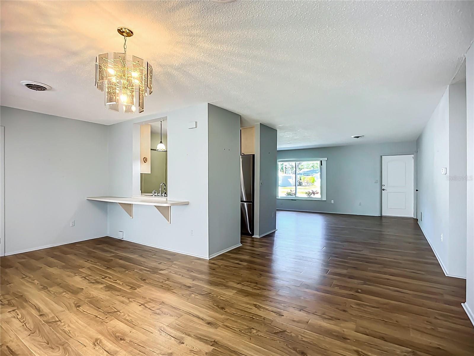 Image 11 of 33 For 595 Seminole Drive