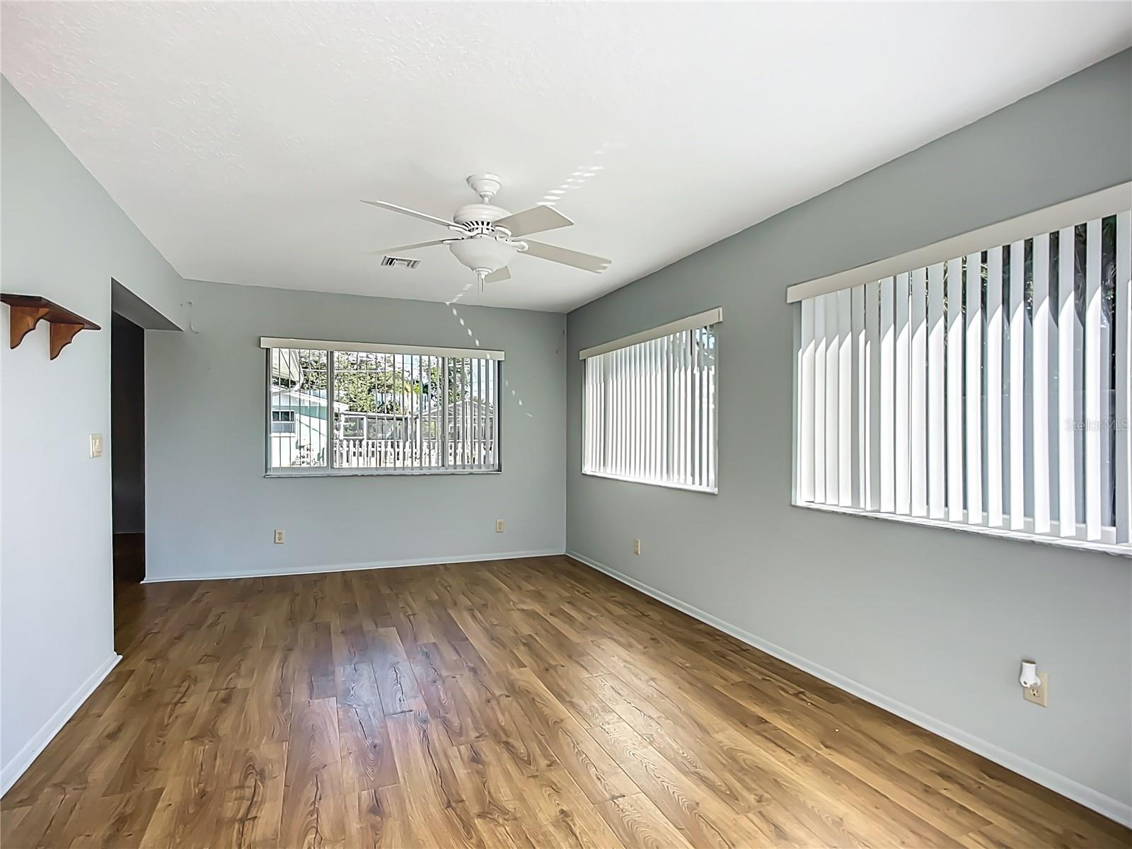 Image 16 of 33 For 595 Seminole Drive