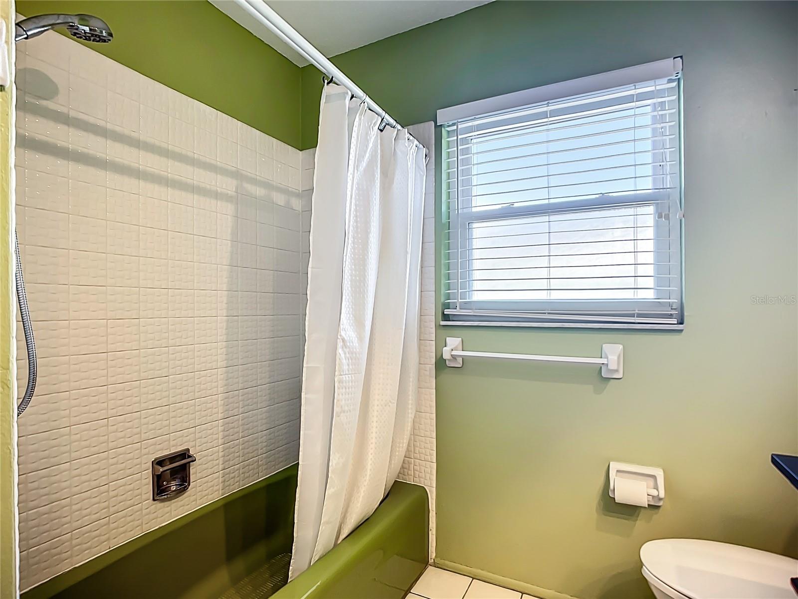 Image 20 of 33 For 595 Seminole Drive