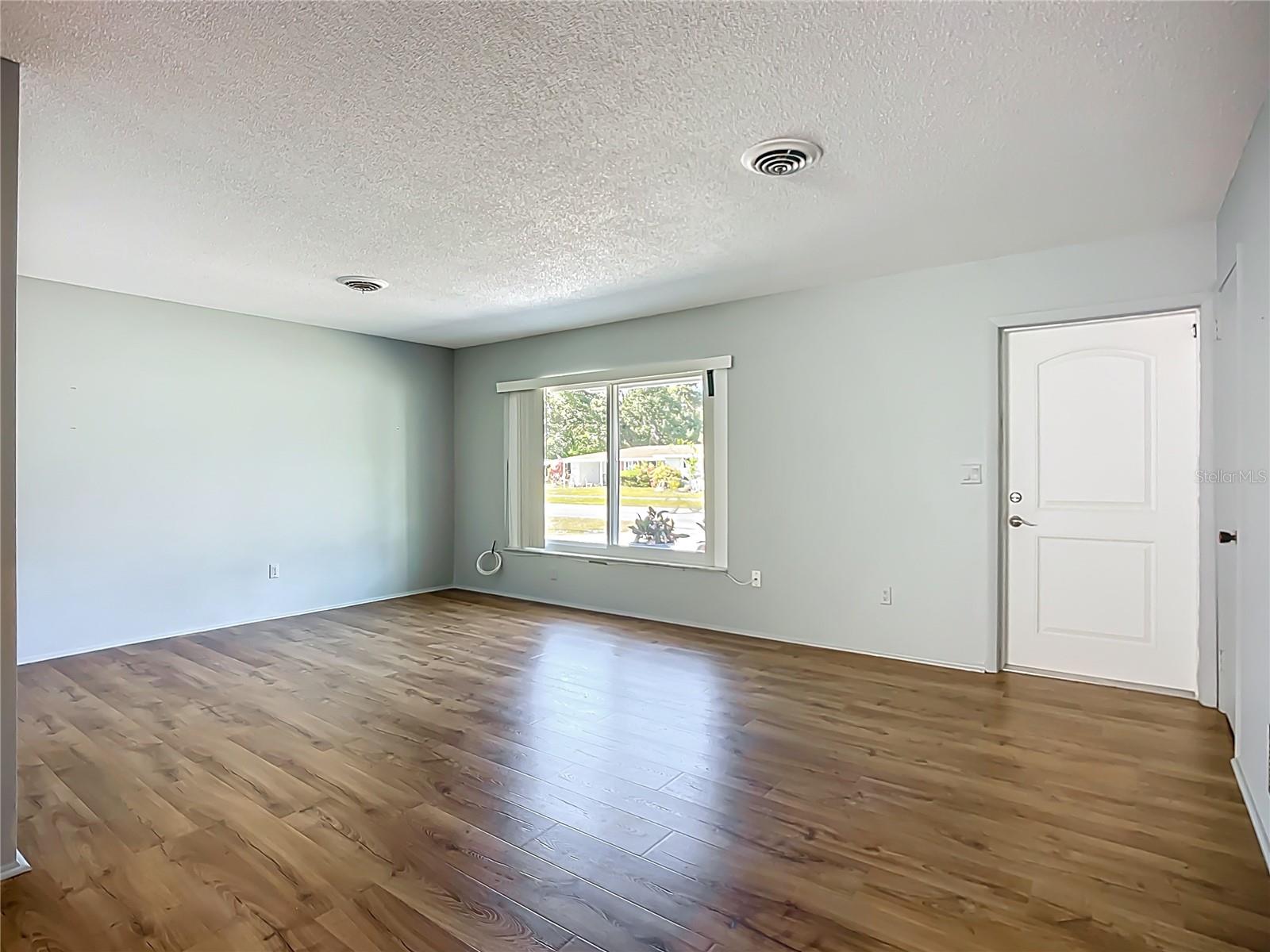 Image 5 of 33 For 595 Seminole Drive