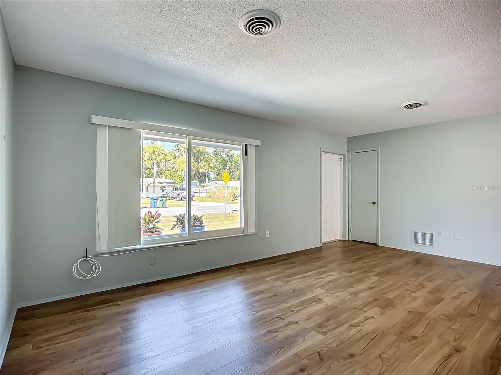 Image 6 of 33 For 595 Seminole Drive