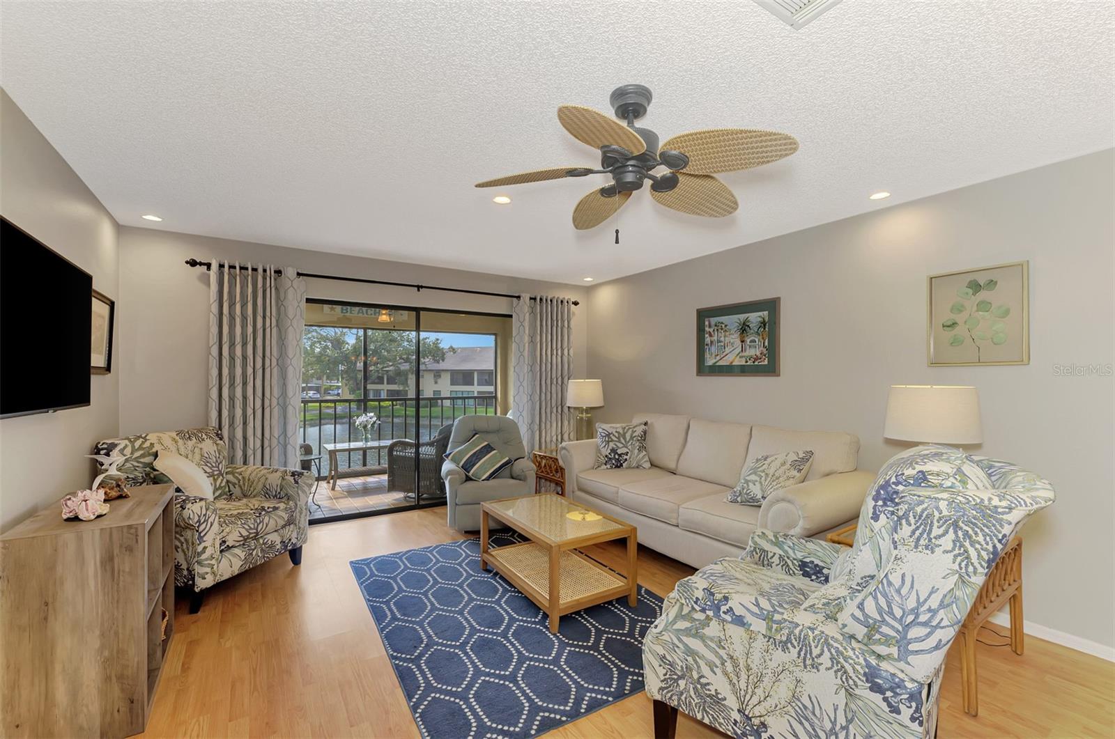 Image 14 of 53 For 320 Mission Trail N H