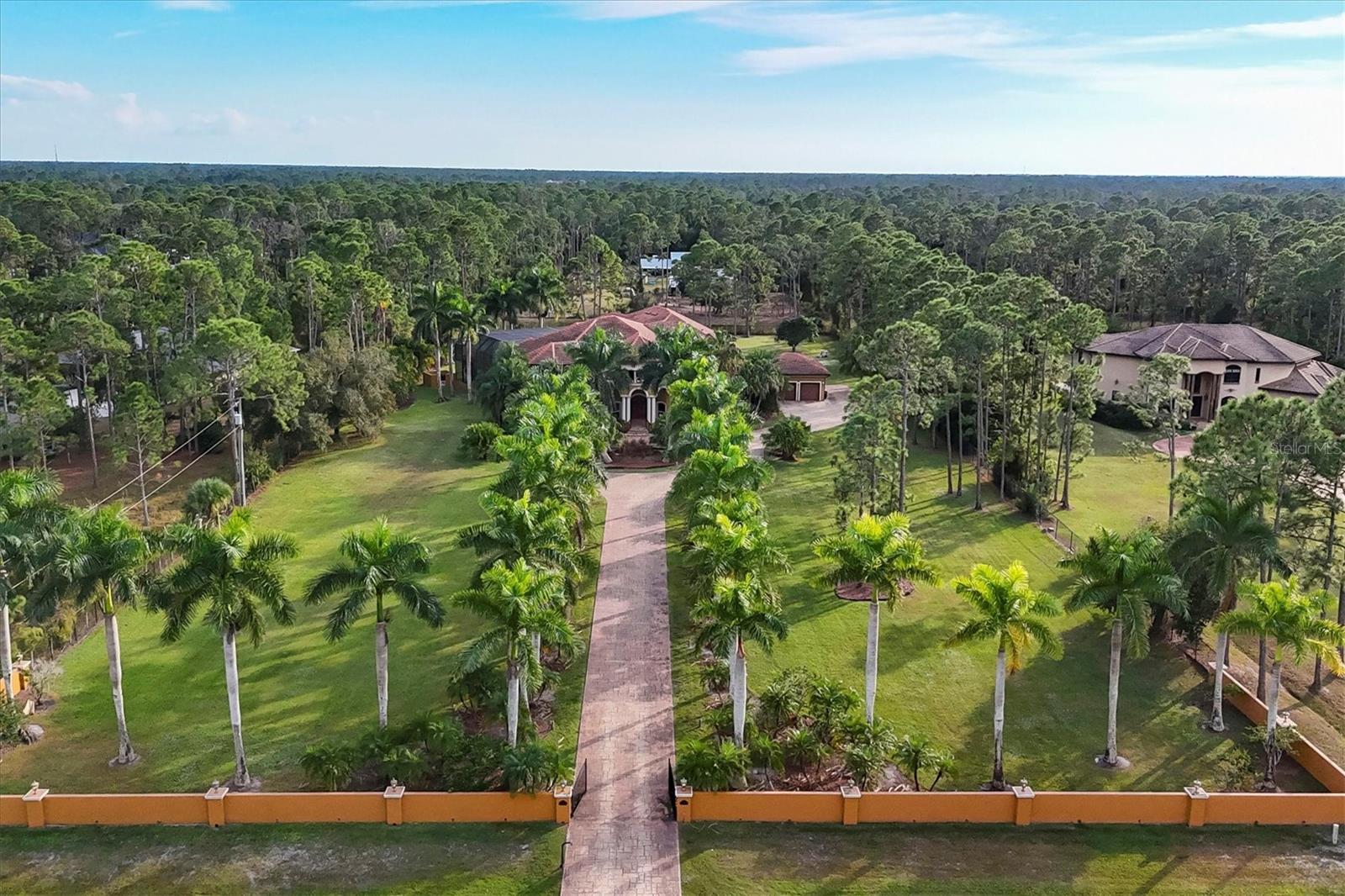 Image 4 of 98 For 3657 Tropicaire Boulevard