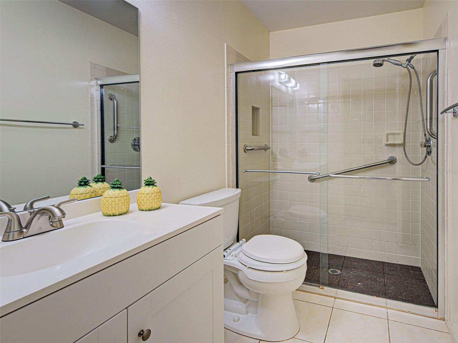 Image 33 of 75 For 1817 Curry Avenue 57