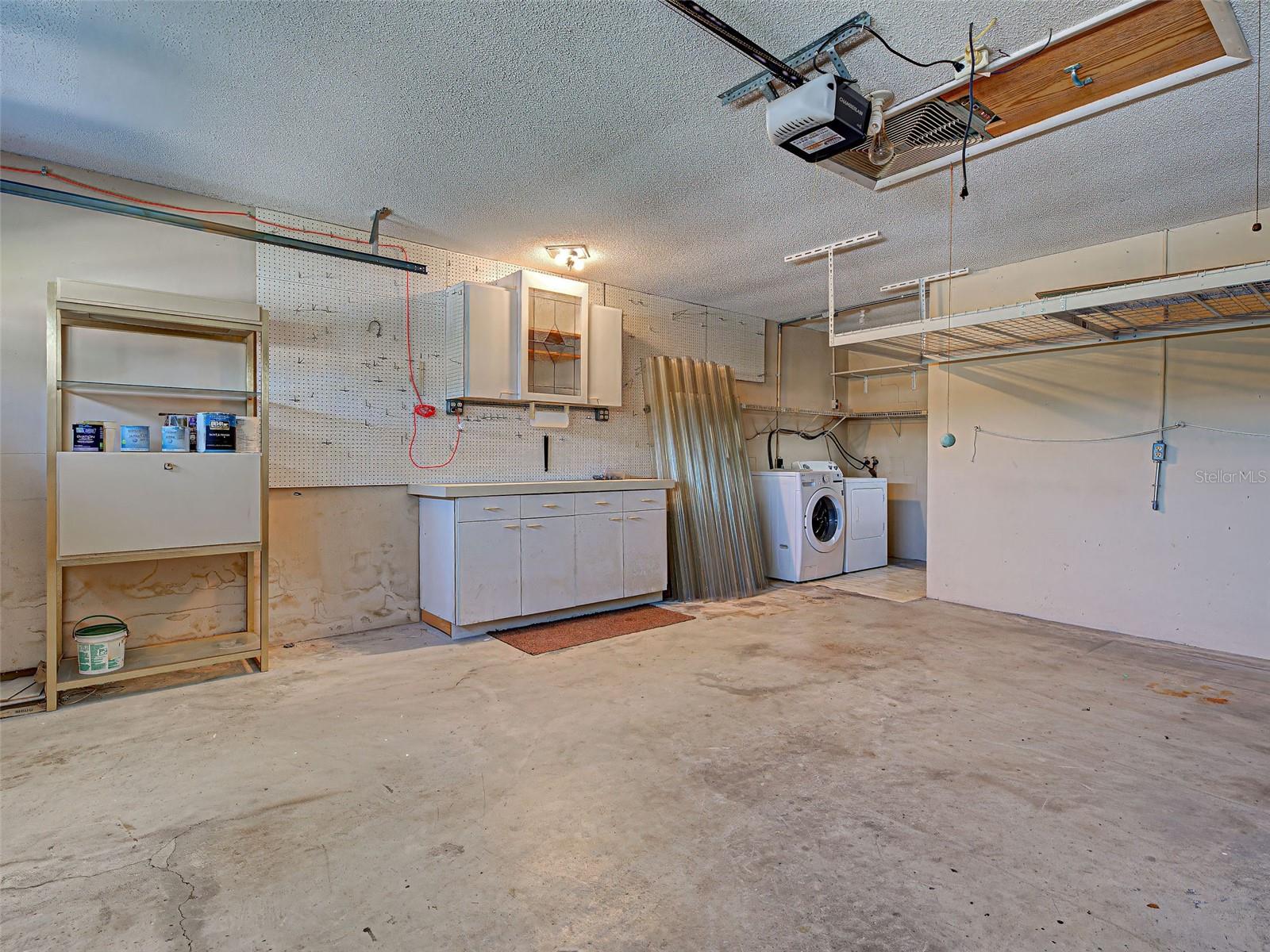 Image 41 of 75 For 1817 Curry Avenue 57