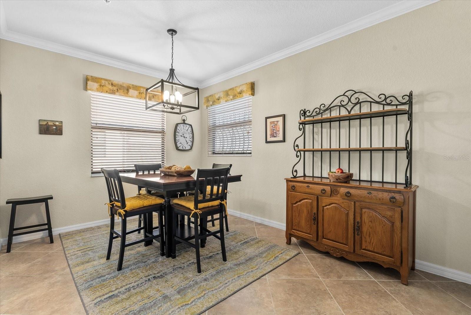 Image 17 of 51 For 20080 Ragazza Circle 202