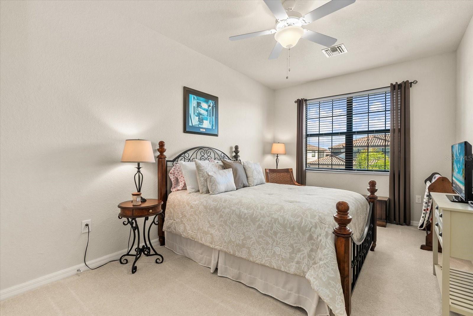 Image 22 of 51 For 20080 Ragazza Circle 202