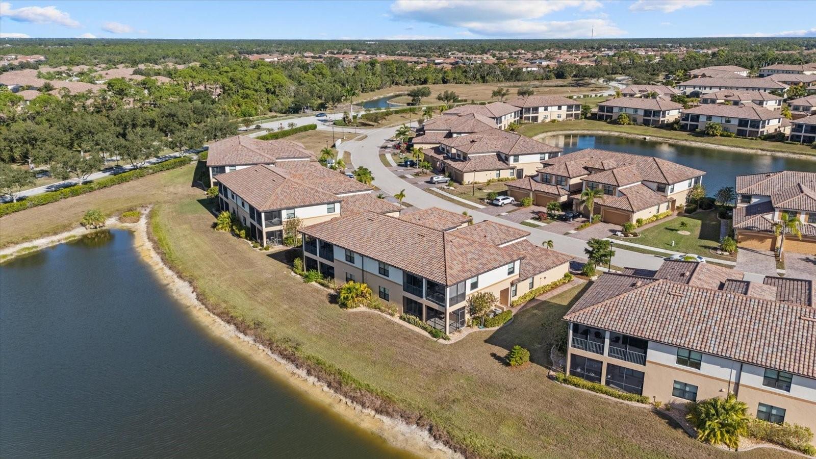 Image 31 of 51 For 20080 Ragazza Circle 202