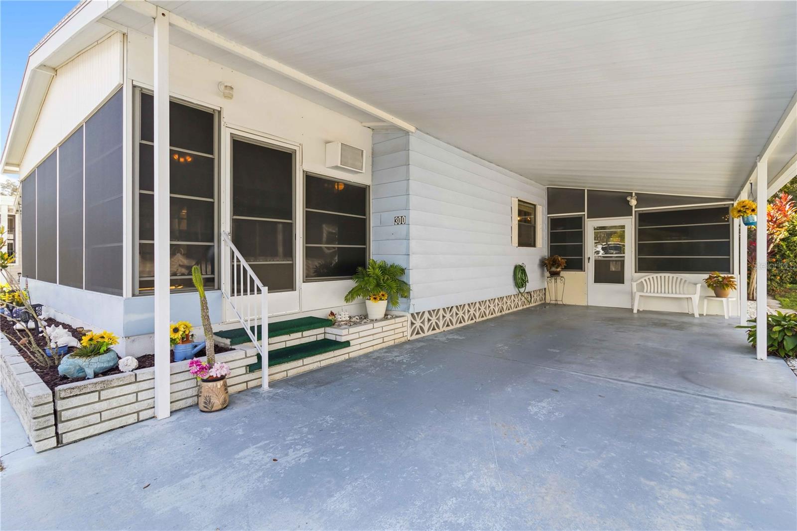 Image 4 of 32 For 300 Tropic Drive