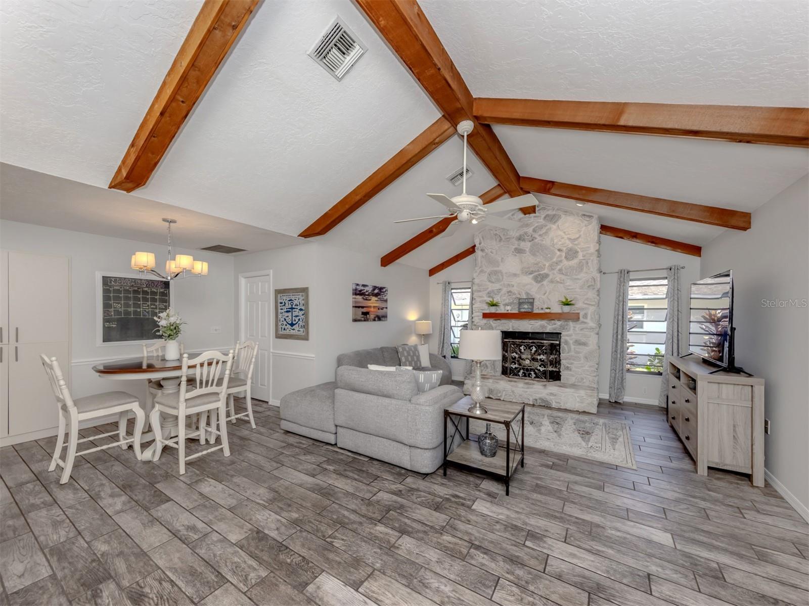 Image 12 of 76 For 1215 Paradise Way