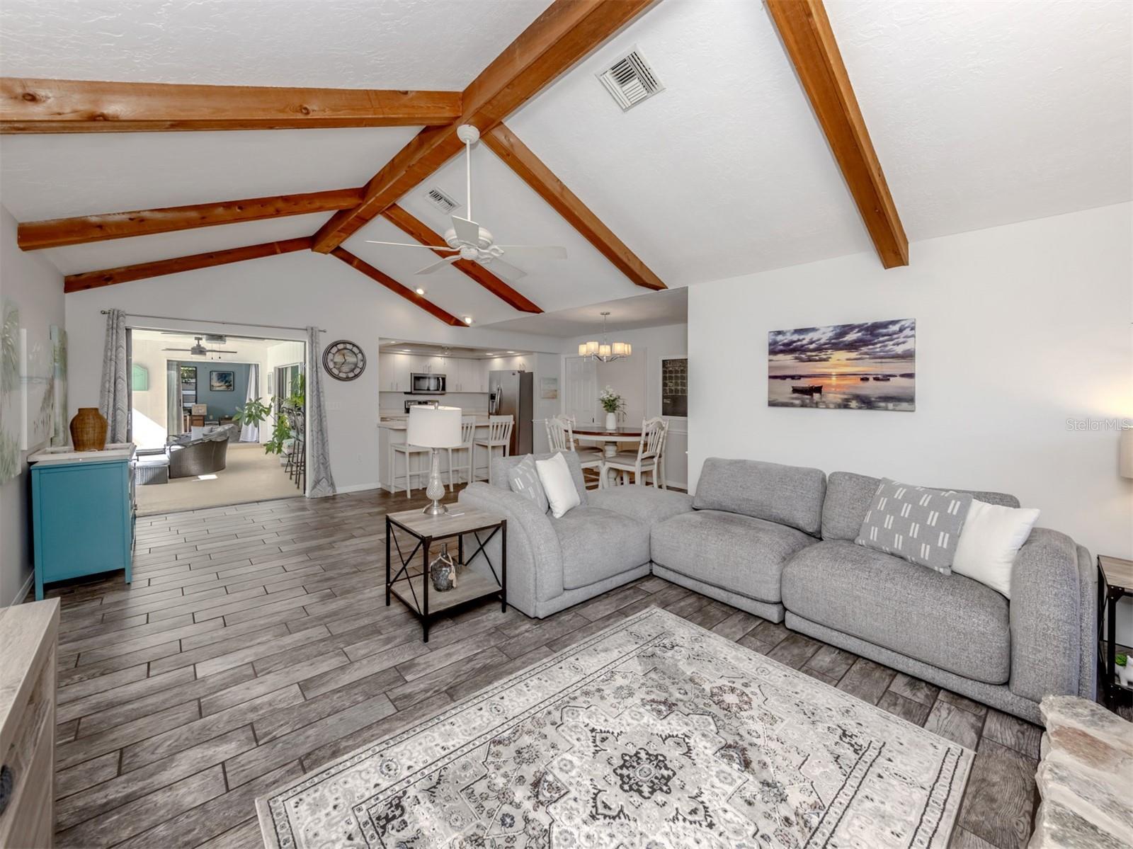 Image 13 of 76 For 1215 Paradise Way