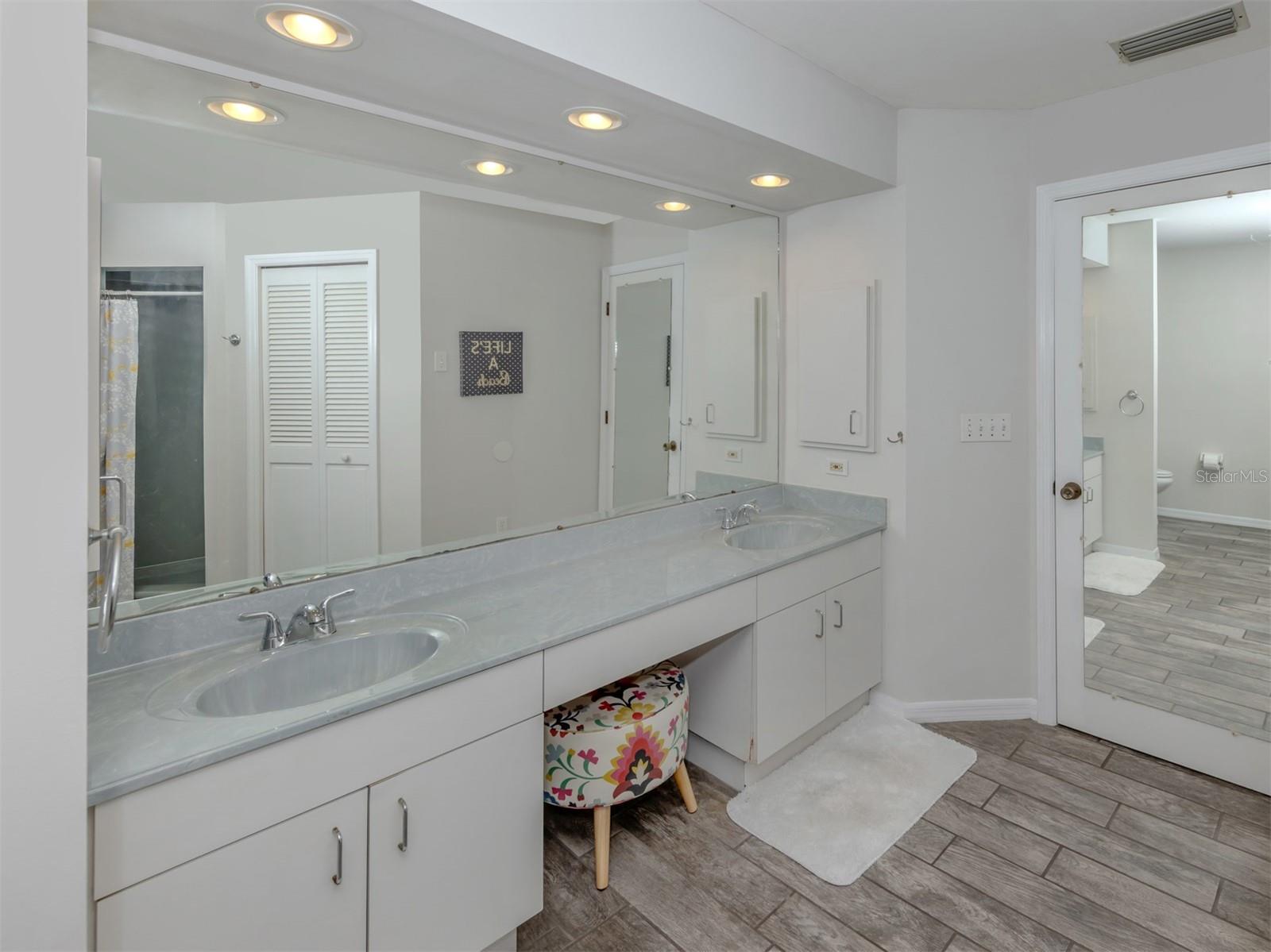 Image 16 of 76 For 1215 Paradise Way