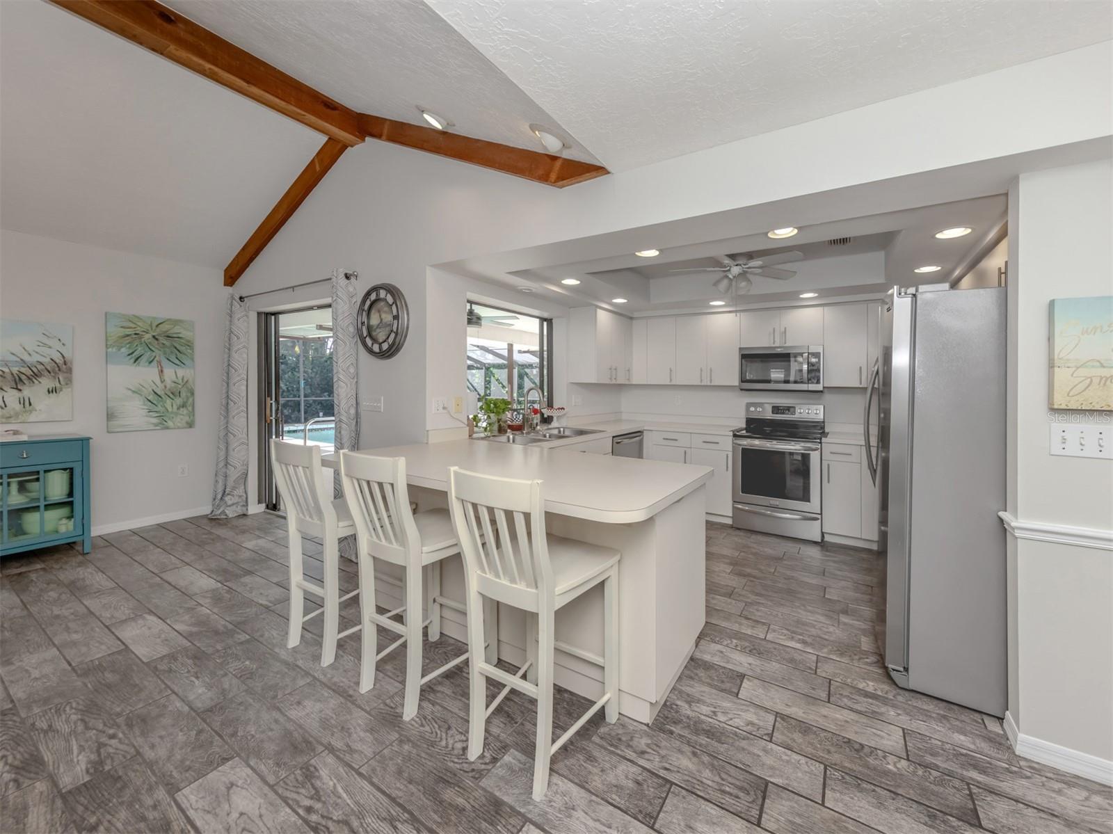 Image 8 of 76 For 1215 Paradise Way