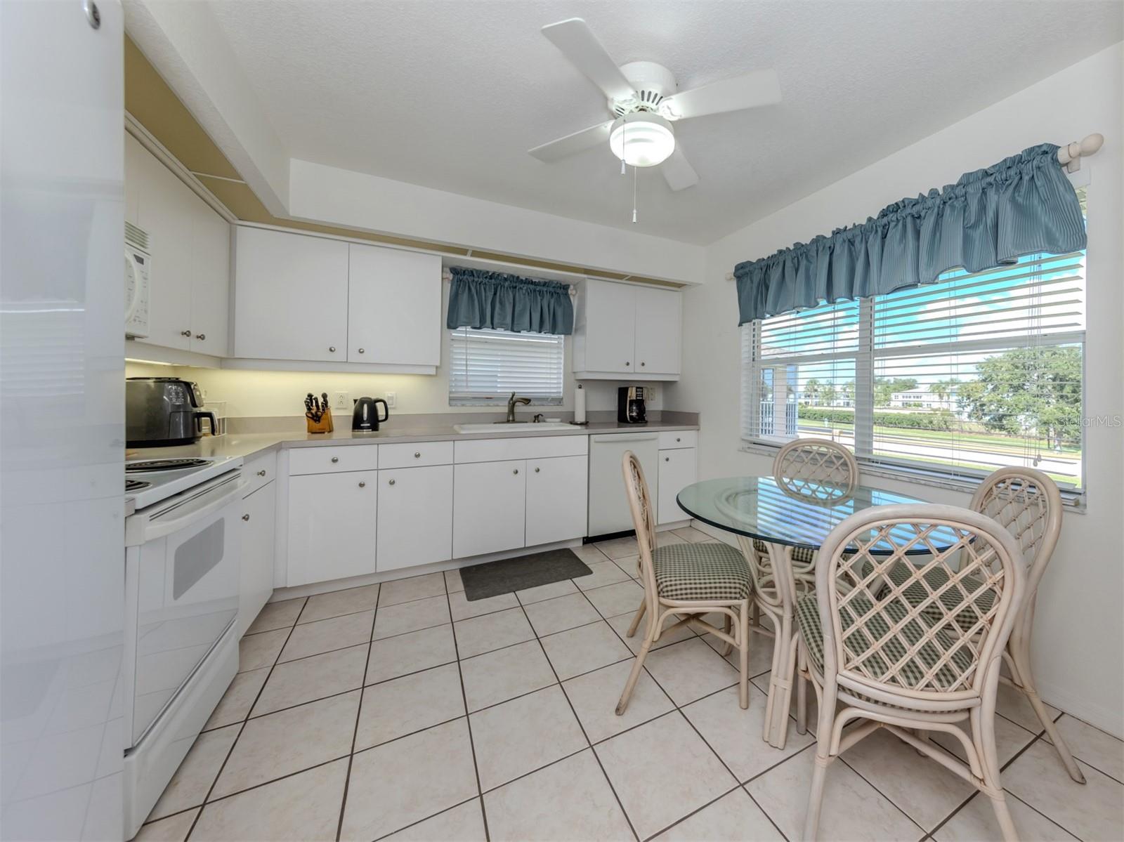 Image 17 of 35 For 5800 Sabal Trace Drive 904