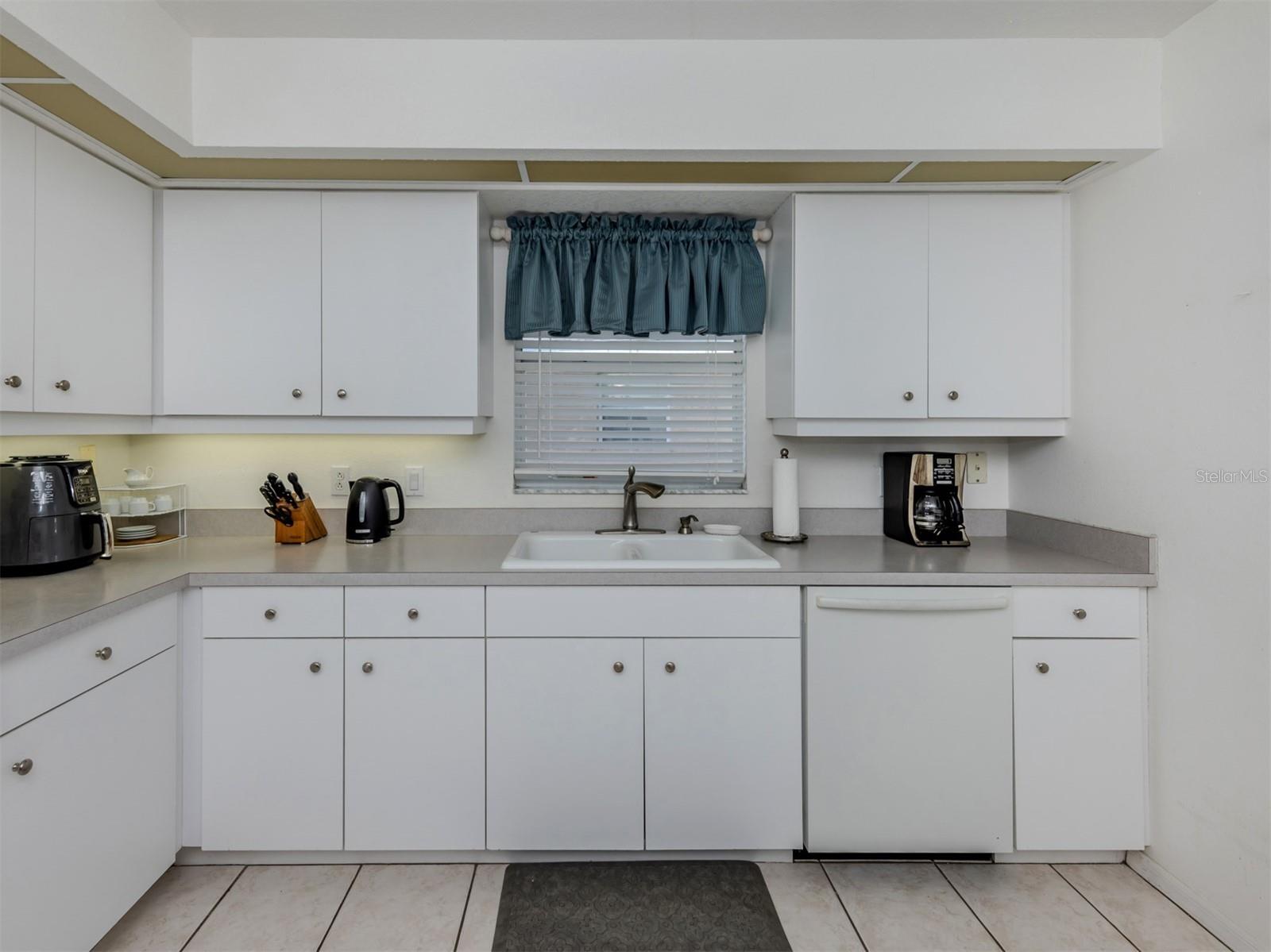 Image 18 of 35 For 5800 Sabal Trace Drive 904