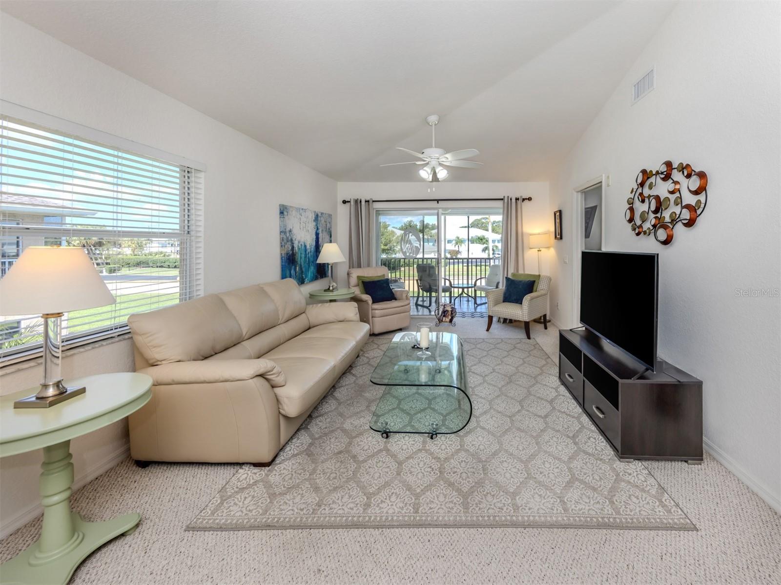 Image 8 of 35 For 5800 Sabal Trace Drive 904