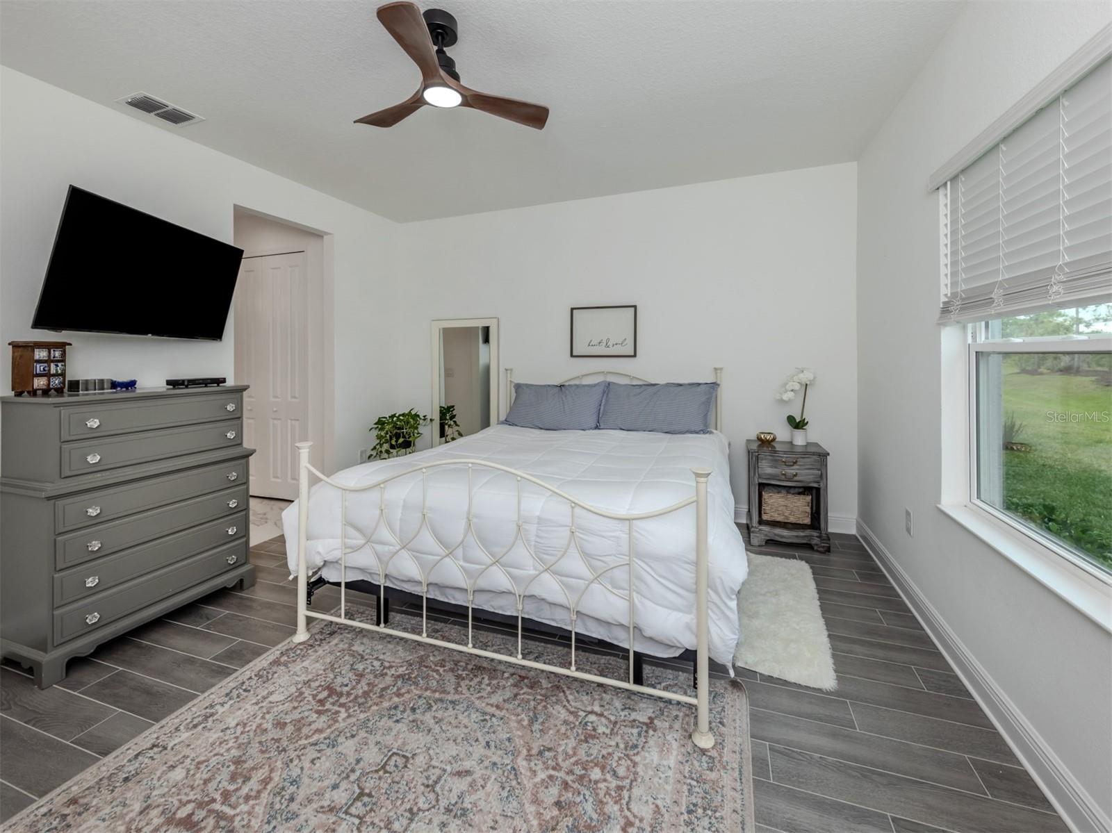 Image 13 of 34 For 18002 Franklin Park Court