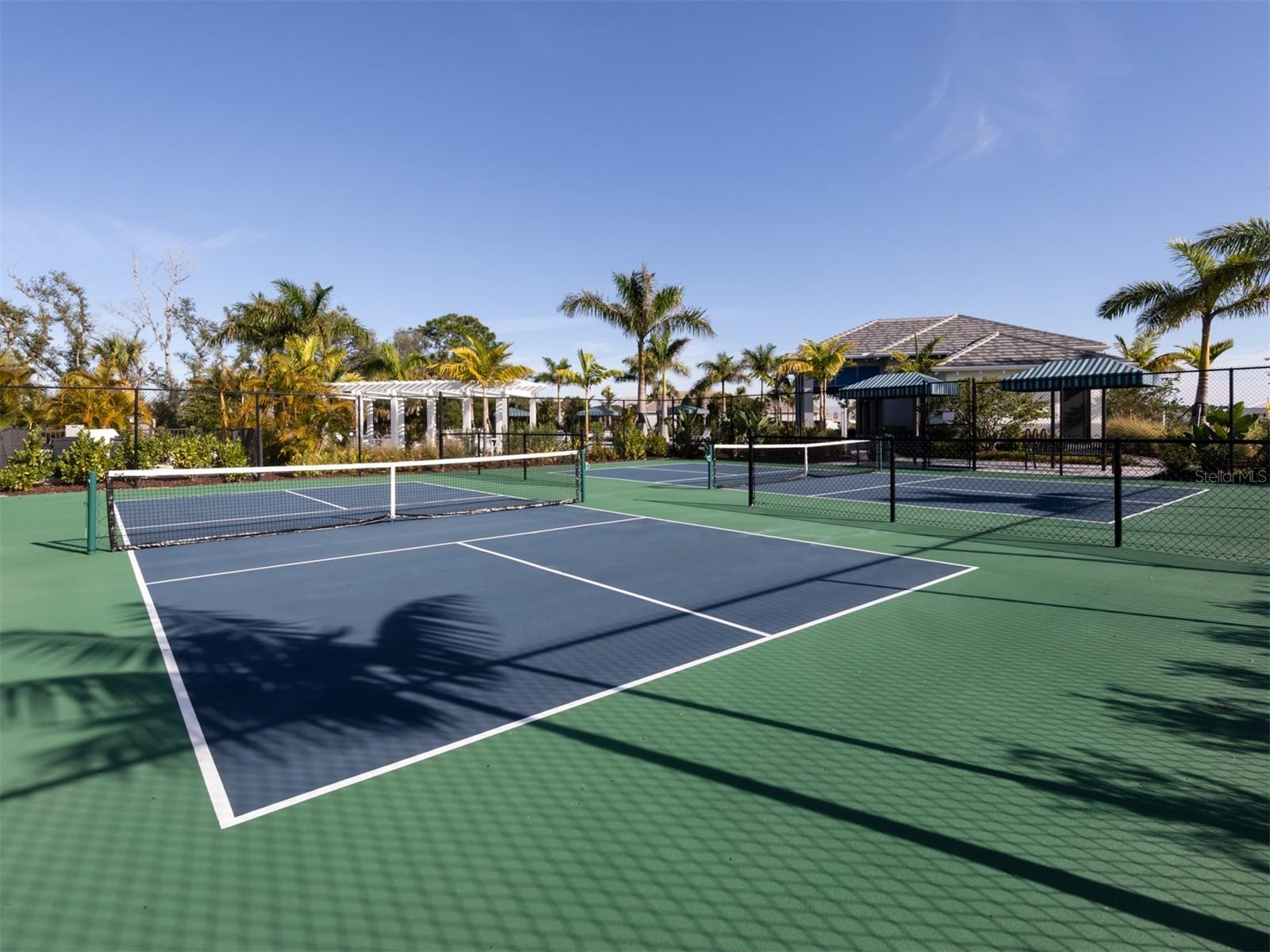 Image 23 of 34 For 18002 Franklin Park Court