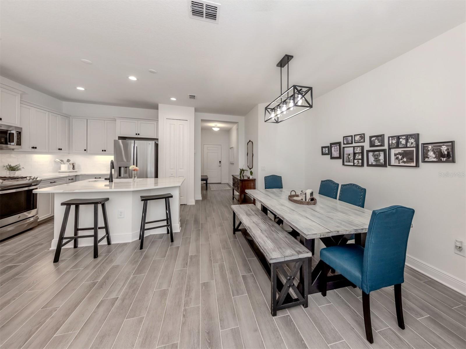 Image 8 of 34 For 18002 Franklin Park Court