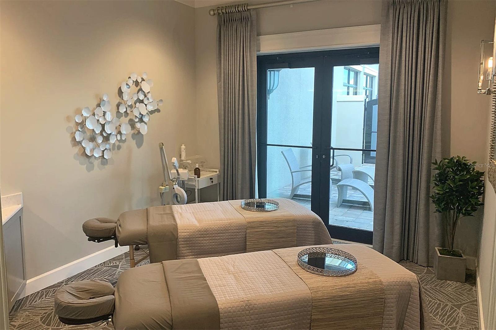 Image 40 of 46 For 17118 Vardon Terrace 202