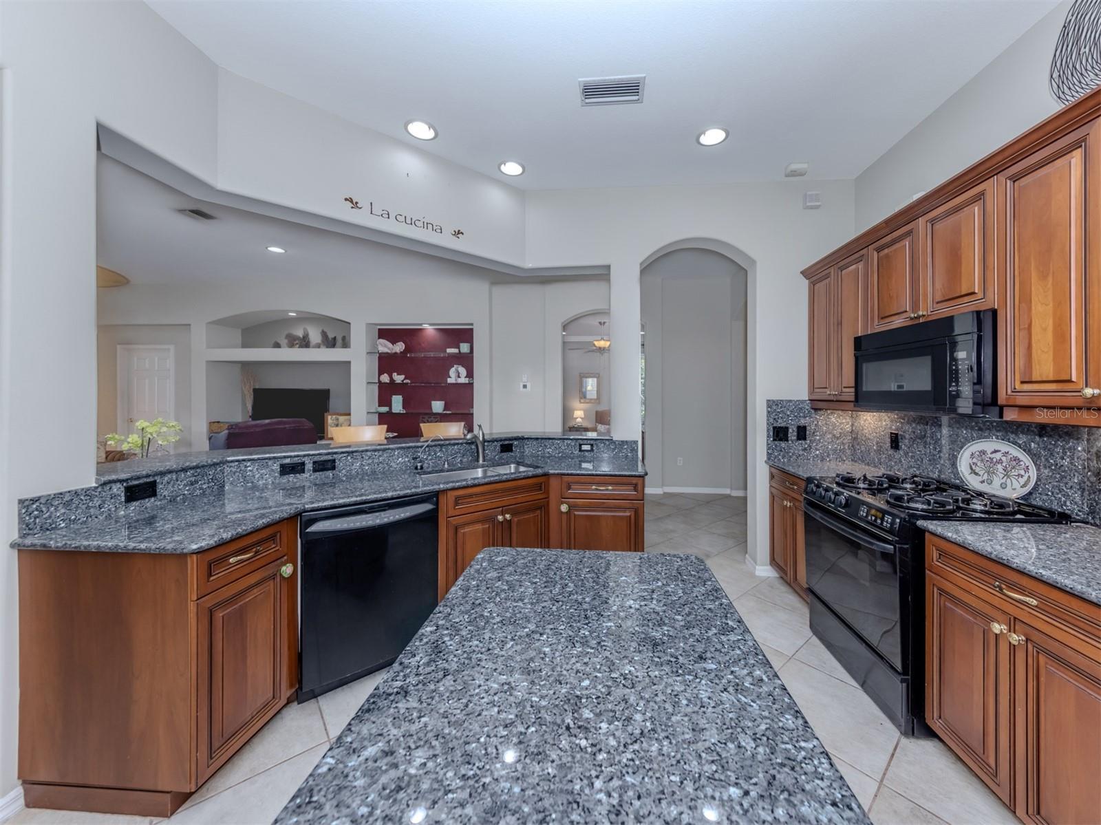 Image 10 of 70 For 102 Treviso Court