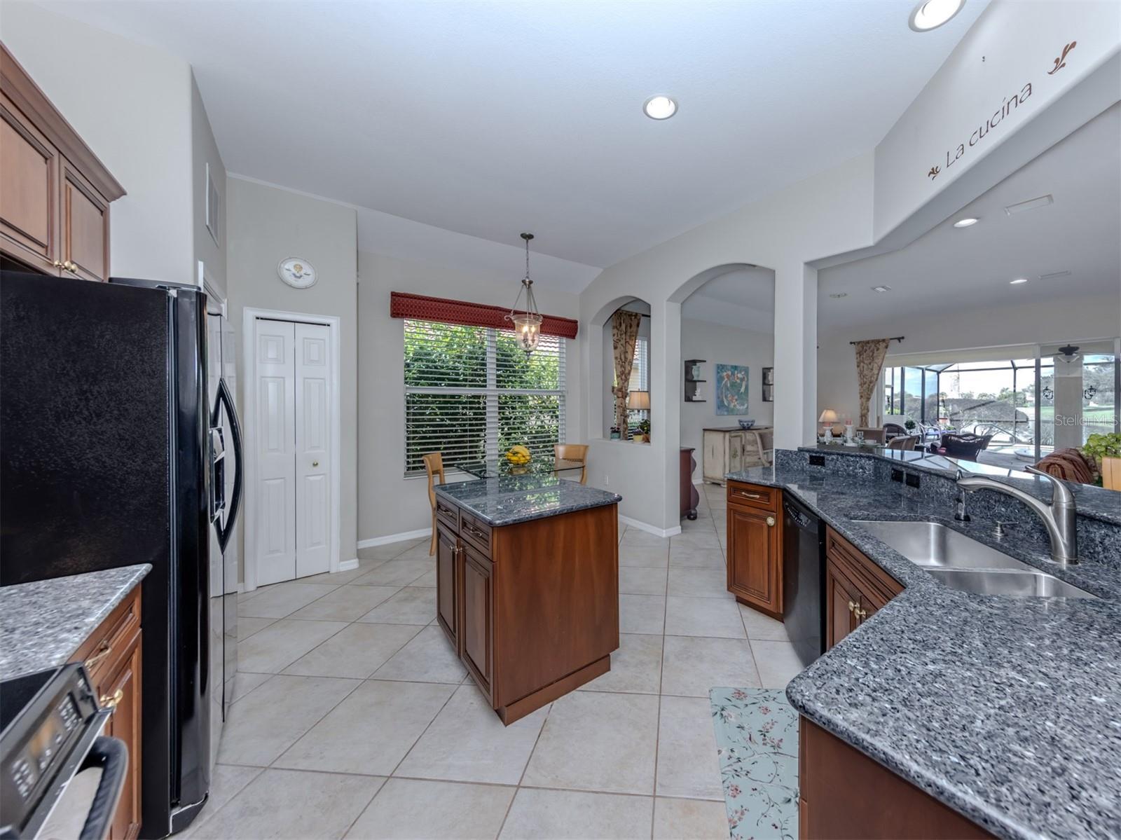 Image 11 of 70 For 102 Treviso Court