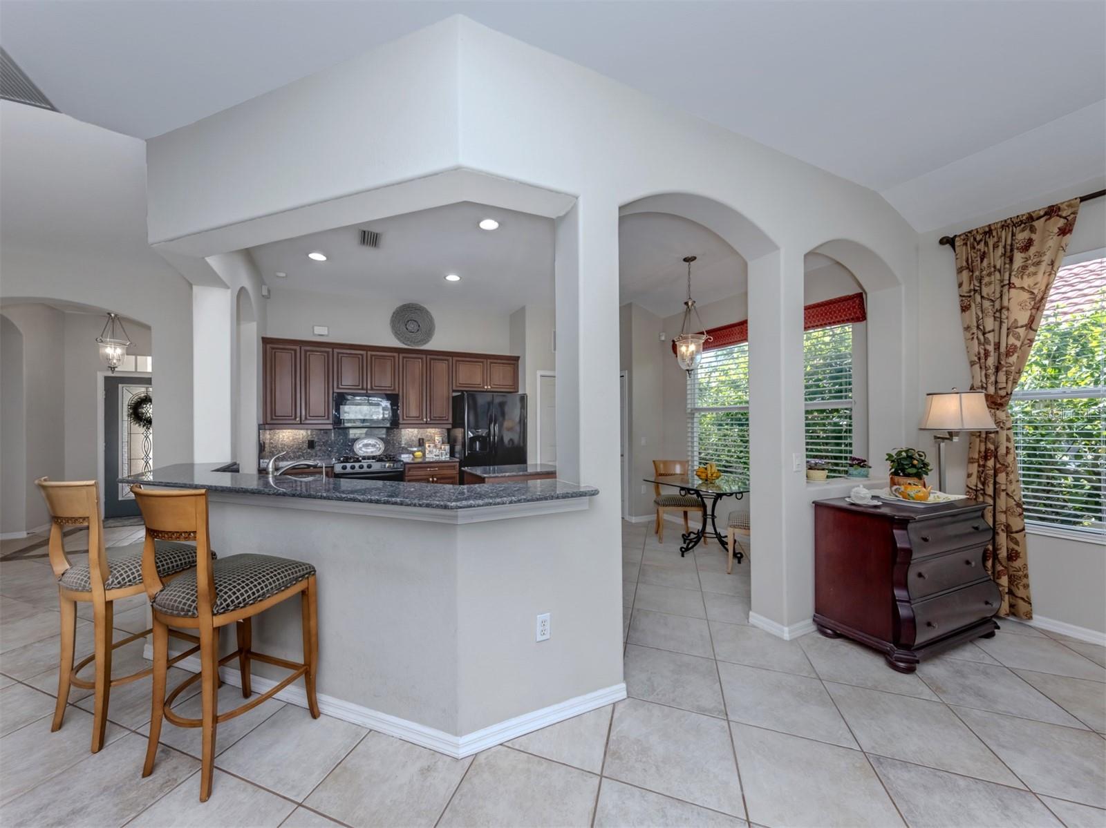 Image 13 of 70 For 102 Treviso Court