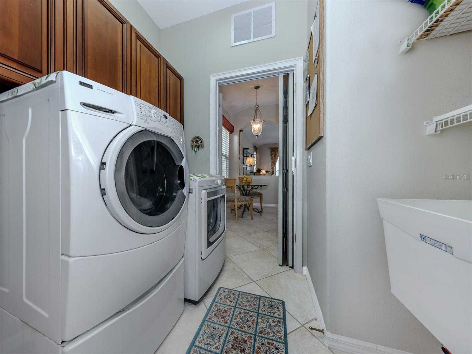 Image 23 of 70 For 102 Treviso Court