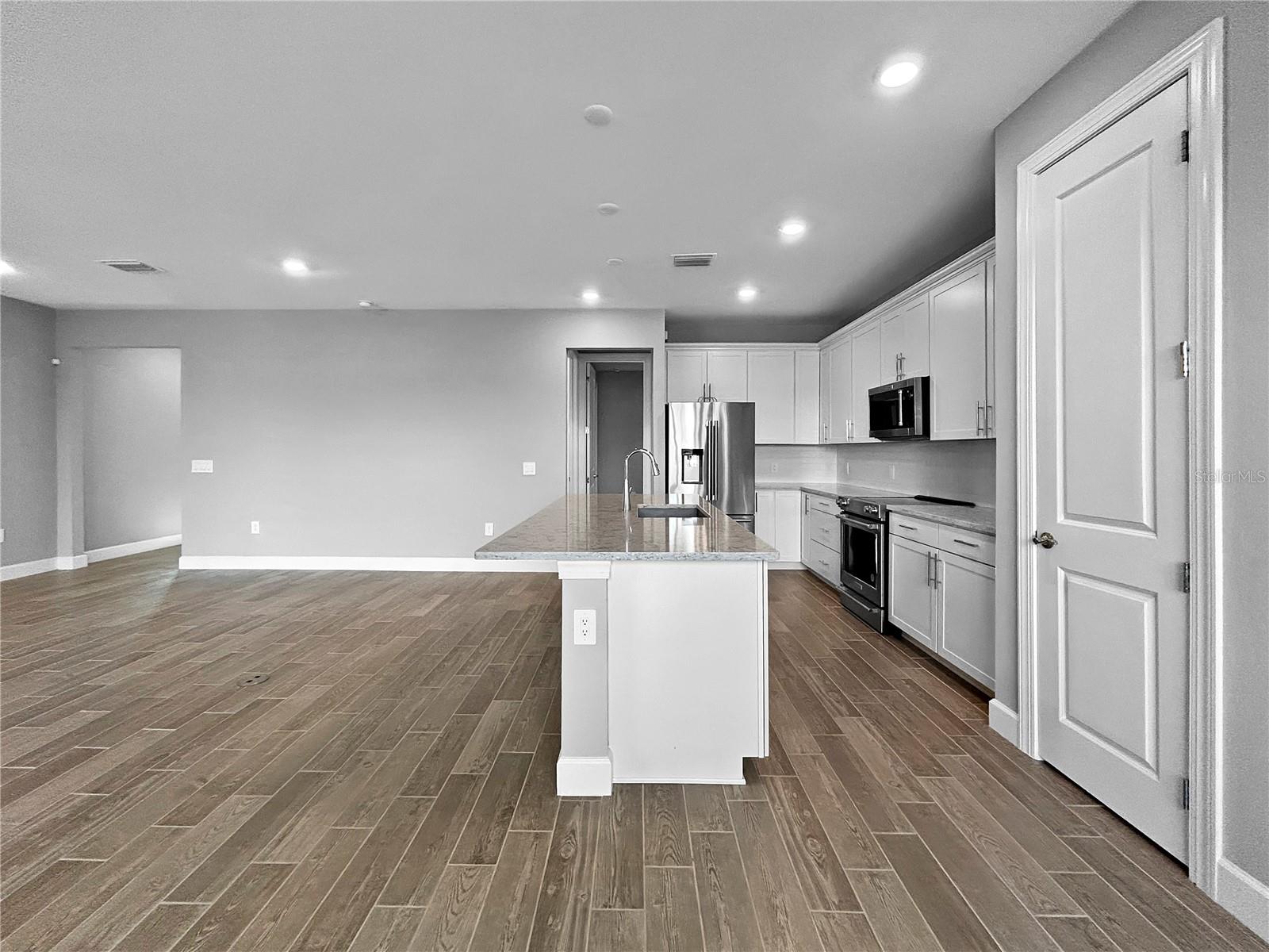 Image 7 of 65 For 6256 Baywood Court