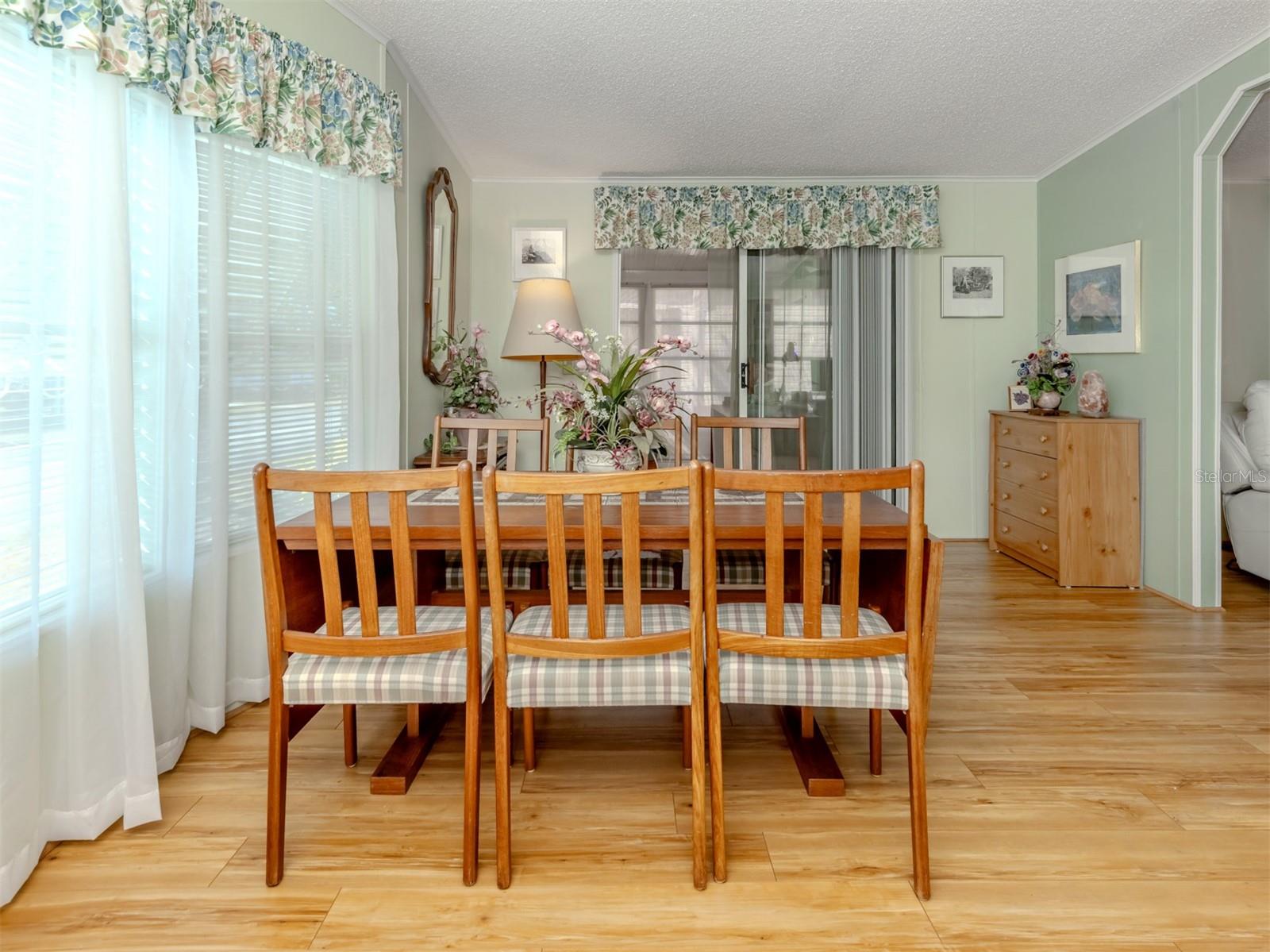 Image 10 of 64 For 452 Sharks Point