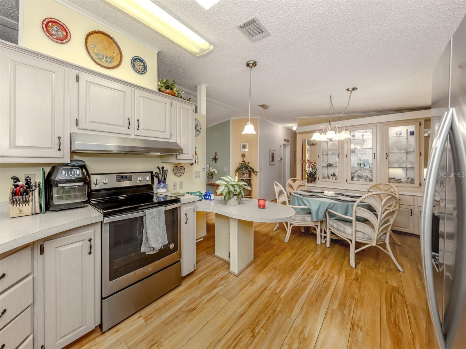 Image 18 of 64 For 452 Sharks Point